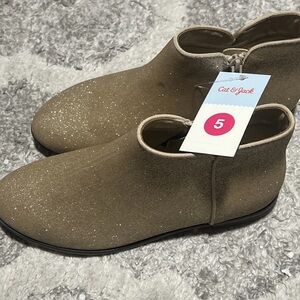 Girls Golden Gilter  Bootie’s By Cat & Jack Size1,5 new